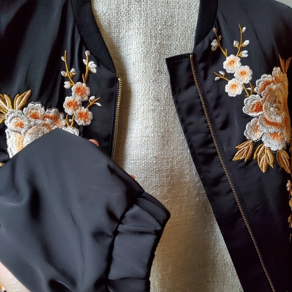 Floral Bomber Jacket - Picture 5 of 5